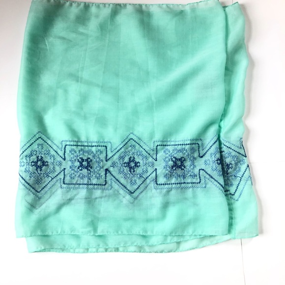 Francesca’s Collection Infinity Scarf - Picture 7 of 7